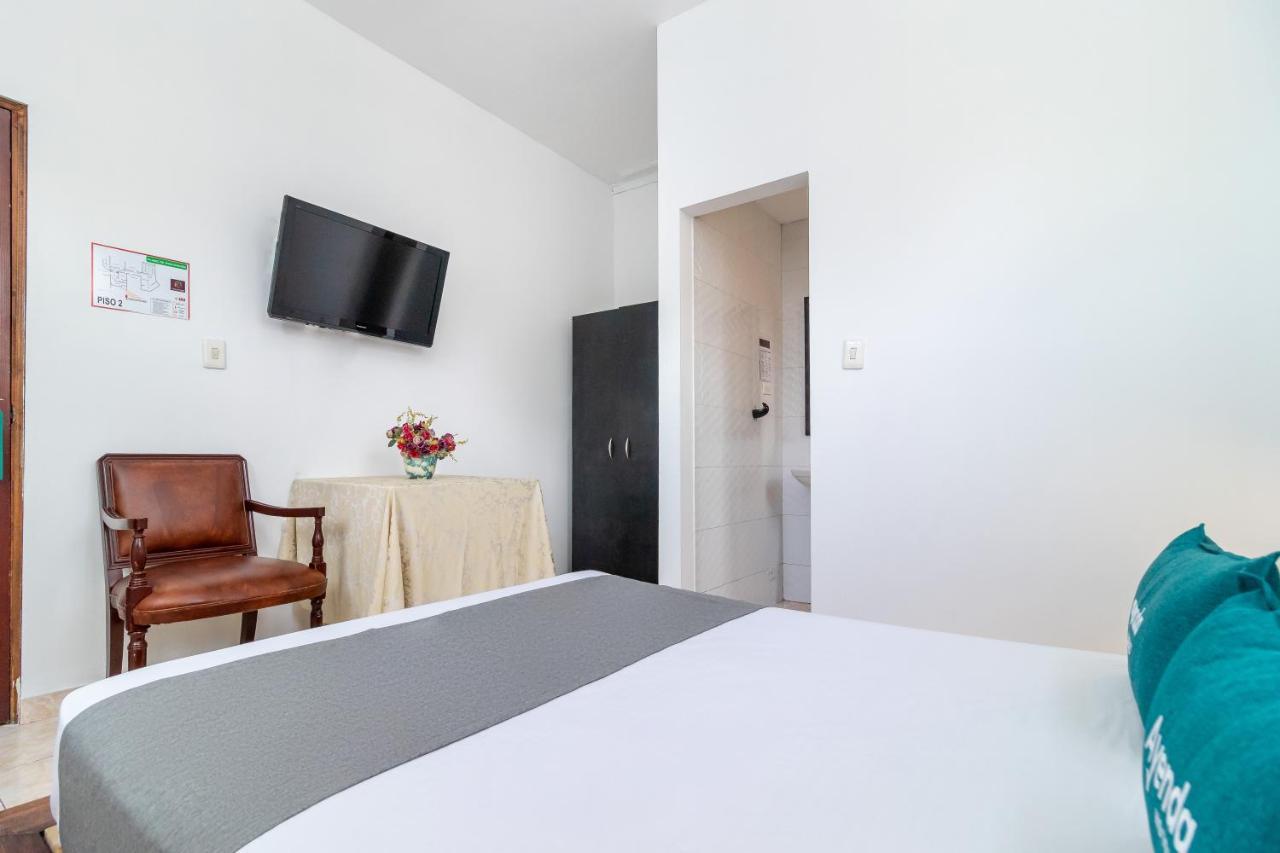 Ayenda Eloina Hotel Bogota Bagian luar foto